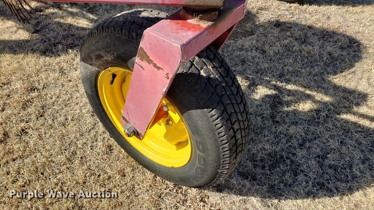 image for item DF7380 New Holland HT154 hay rake