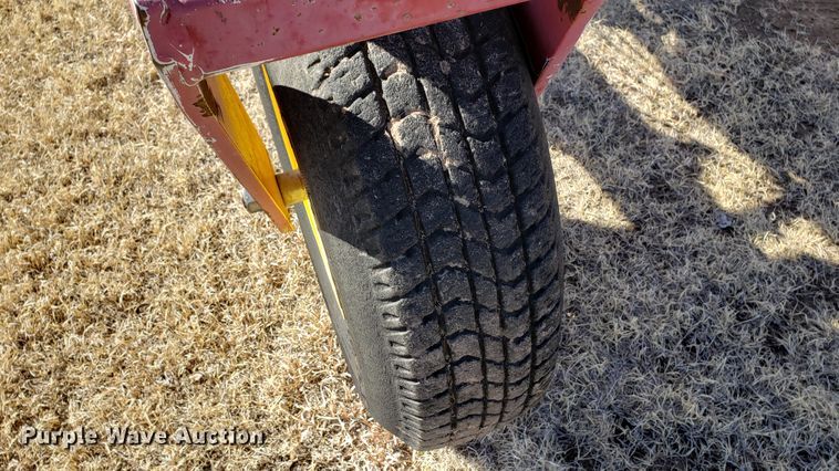 image for item DF7380 New Holland HT154 hay rake