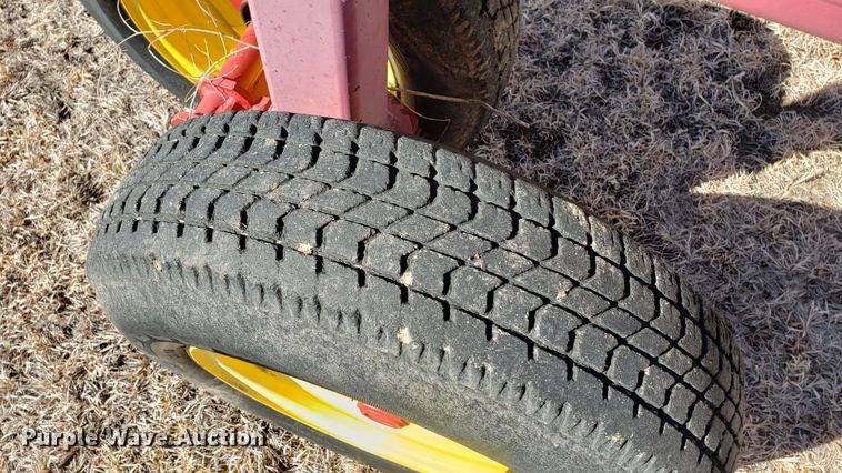 image for item DF7380 New Holland HT154 hay rake