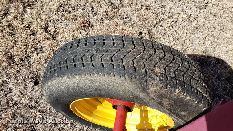 image for item DF7380 New Holland HT154 hay rake