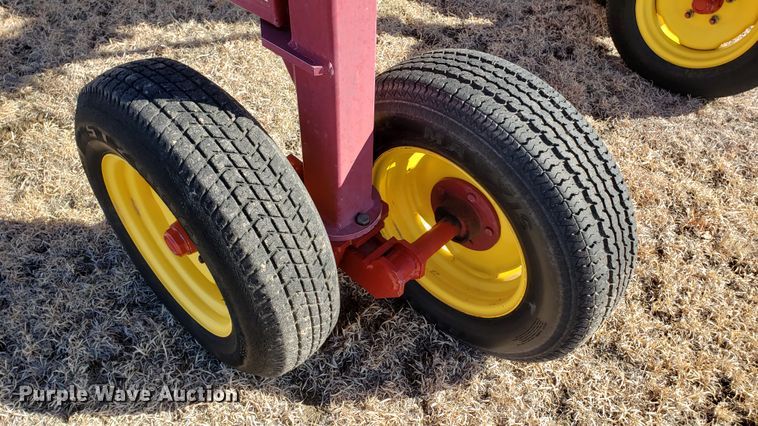 image for item DF7380 New Holland HT154 hay rake