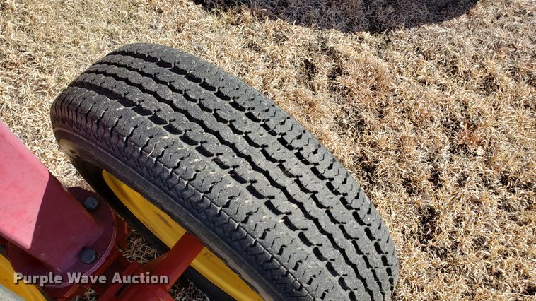 image for item DF7380 New Holland HT154 hay rake