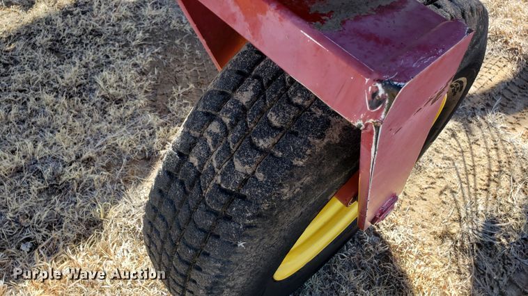 image for item DF7380 New Holland HT154 hay rake