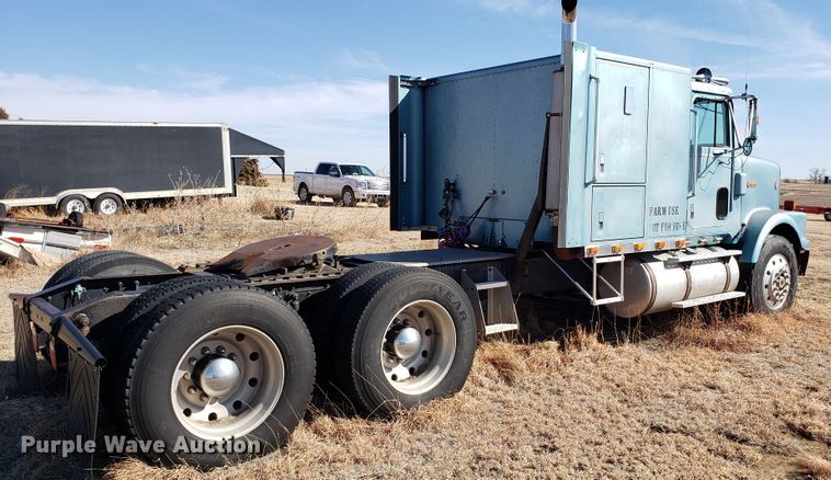 image for item DF7381 1989 International 9300 Eagle semi truck