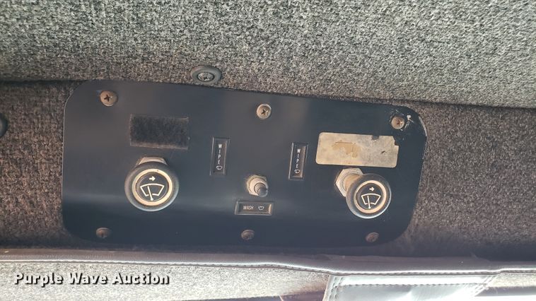 image for item DF7381 1989 International 9300 Eagle semi truck