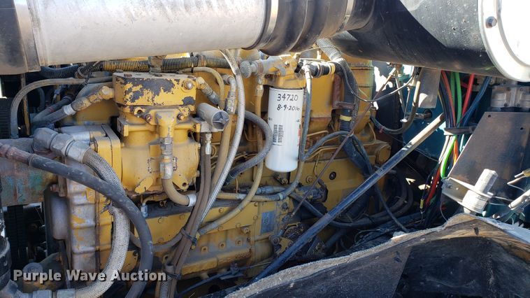 image for item DF7381 1989 International 9300 Eagle semi truck