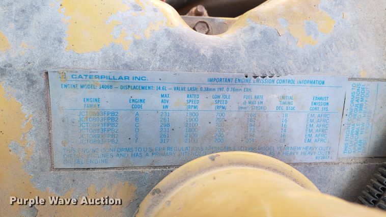 image for item DF7381 1989 International 9300 Eagle semi truck