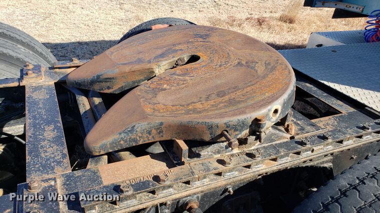 image for item DF7381 1989 International 9300 Eagle semi truck