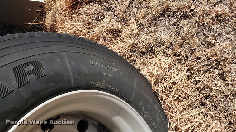 image for item DF7381 1989 International 9300 Eagle semi truck