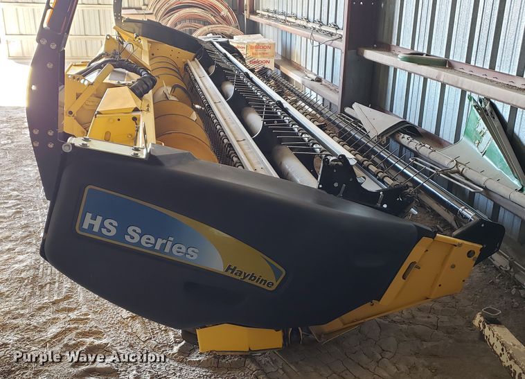 image for item DF7382 2011 New Holland 18HS Haybine double sickle windrower head