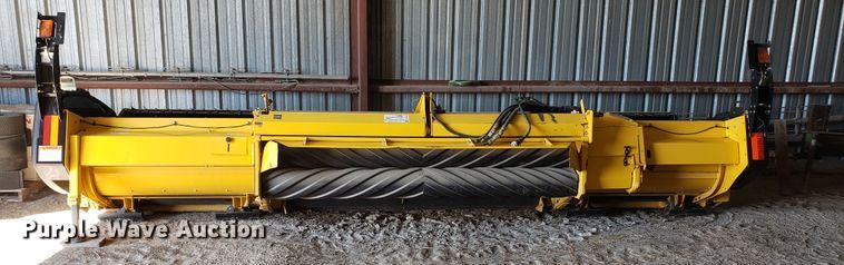 image for item DF7382 2011 New Holland 18HS Haybine double sickle windrower head