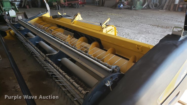 image for item DF7382 2011 New Holland 18HS Haybine double sickle windrower head