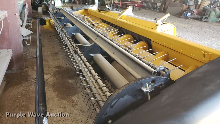 image for item DF7382 2011 New Holland 18HS Haybine double sickle windrower head