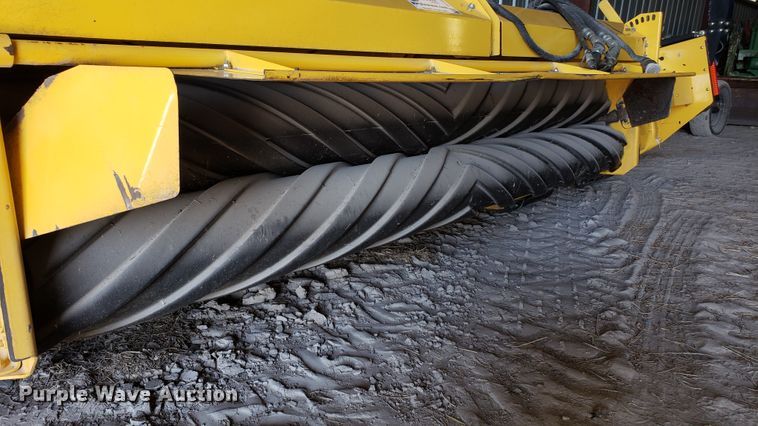 image for item DF7382 2011 New Holland 18HS Haybine double sickle windrower head