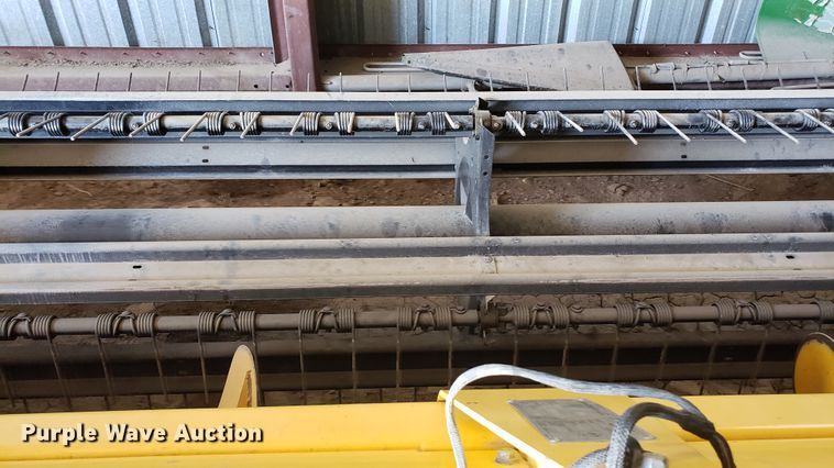 image for item DF7382 2011 New Holland 18HS Haybine double sickle windrower head