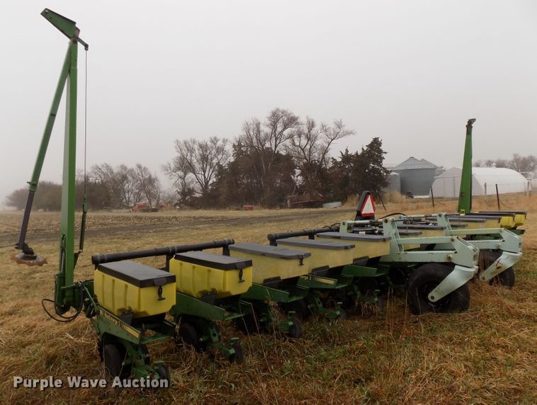image for item DG2557 John Deere 7300 planter