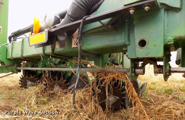 image for item DG2557 John Deere 7300 planter
