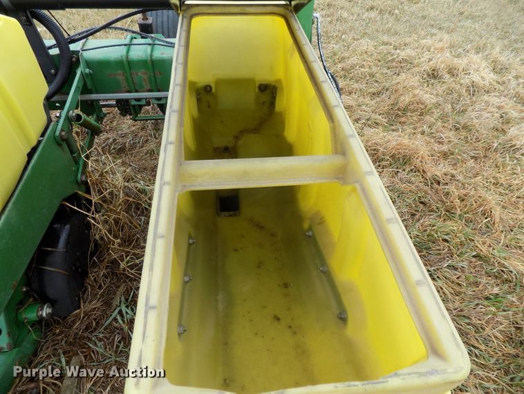 image for item DG2557 John Deere 7300 planter