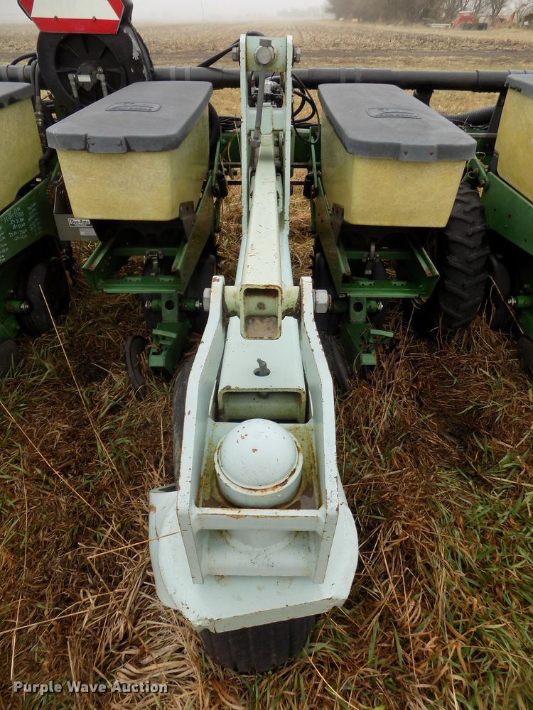 image for item DG2557 John Deere 7300 planter