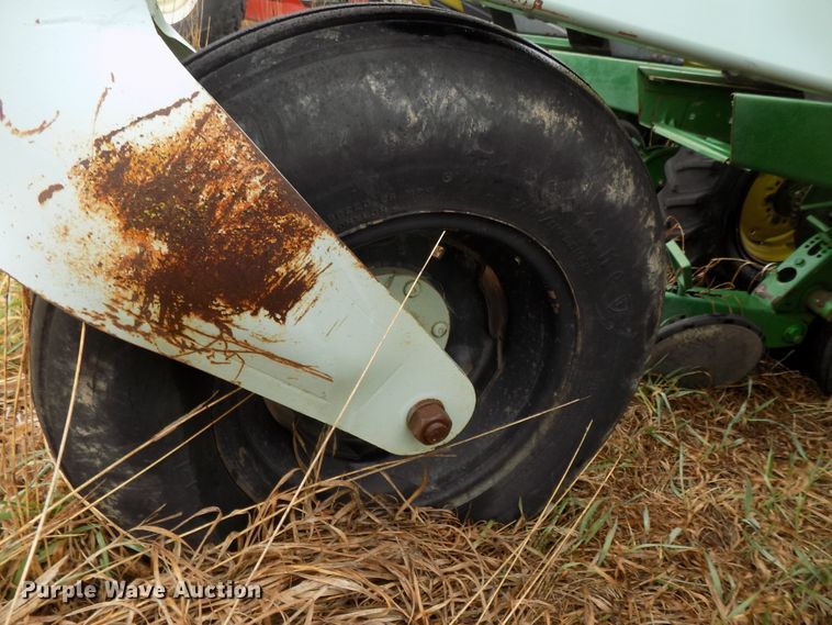 image for item DG2557 John Deere 7300 planter