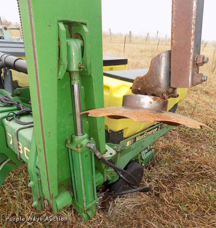 image for item DG2557 John Deere 7300 planter
