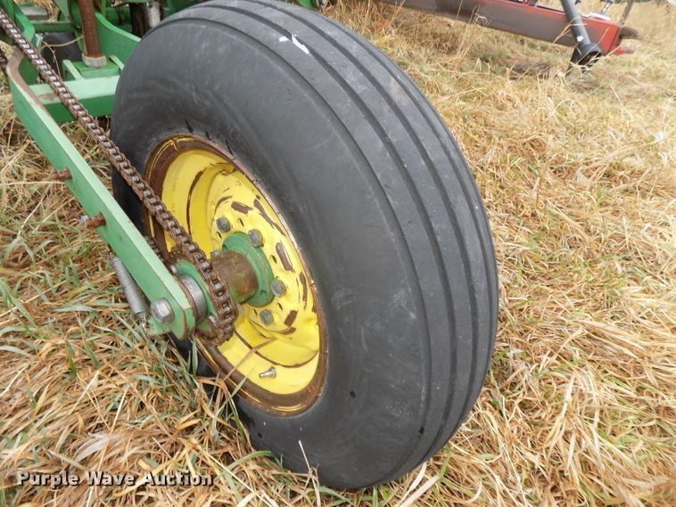 image for item DG2557 John Deere 7300 planter