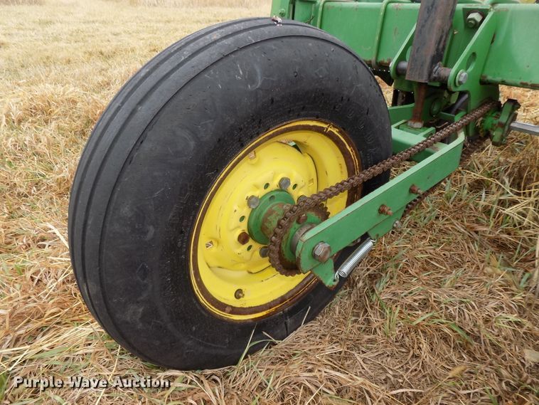 image for item DG2557 John Deere 7300 planter