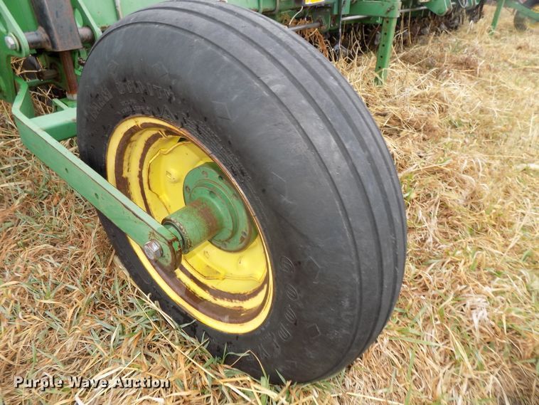 image for item DG2557 John Deere 7300 planter