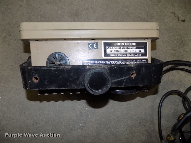 image for item DG2557 John Deere 7300 planter