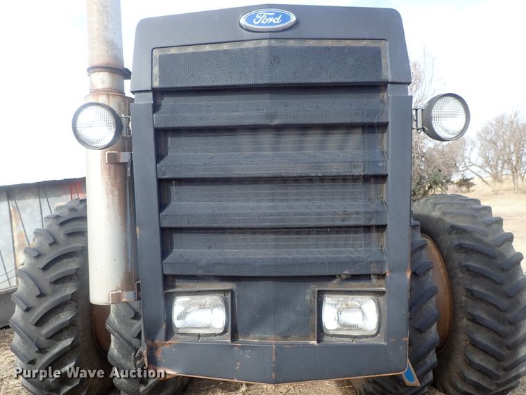 image for item DG3000 1991 Ford 846 Versatile 4WD tractor