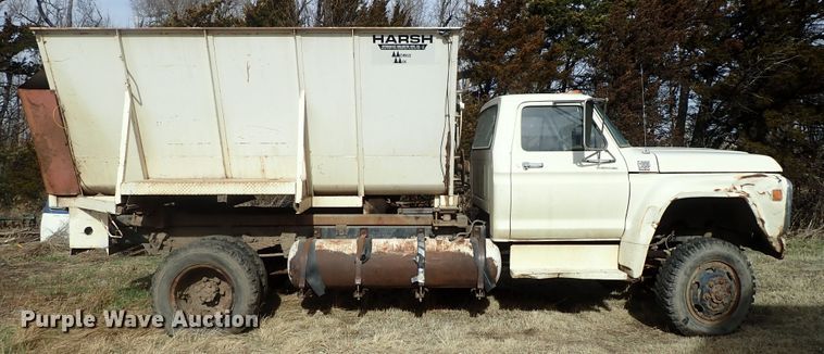 image for item DG3004 1974 Ford F600 feed mixer truck