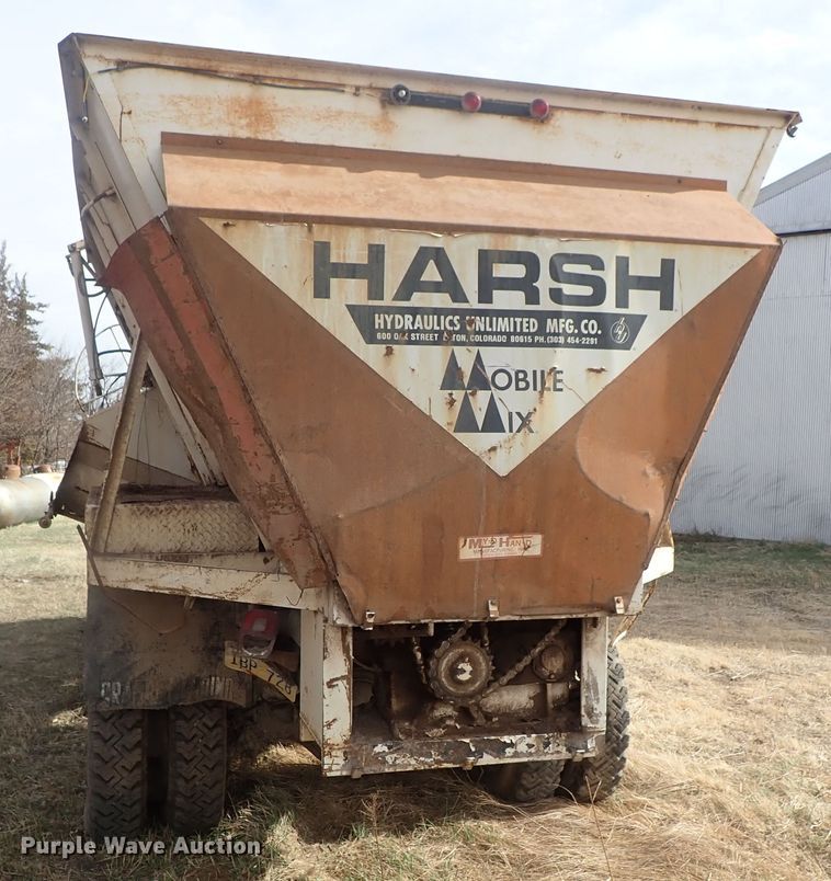 image for item DG3004 1974 Ford F600 feed mixer truck