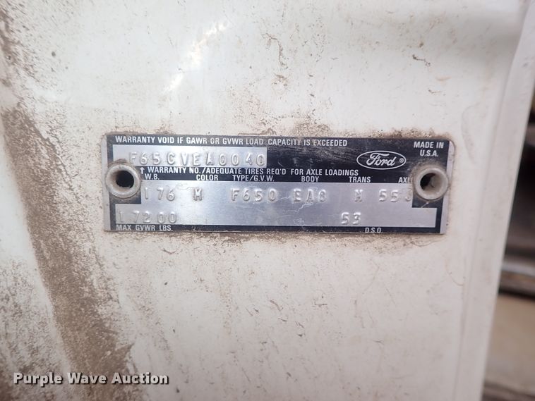 image for item DG3004 1974 Ford F600 feed mixer truck