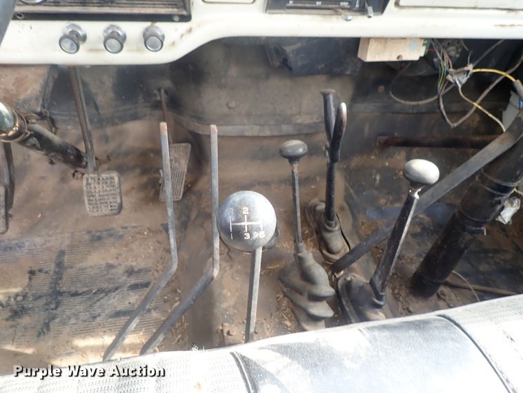 image for item DG3004 1974 Ford F600 feed mixer truck