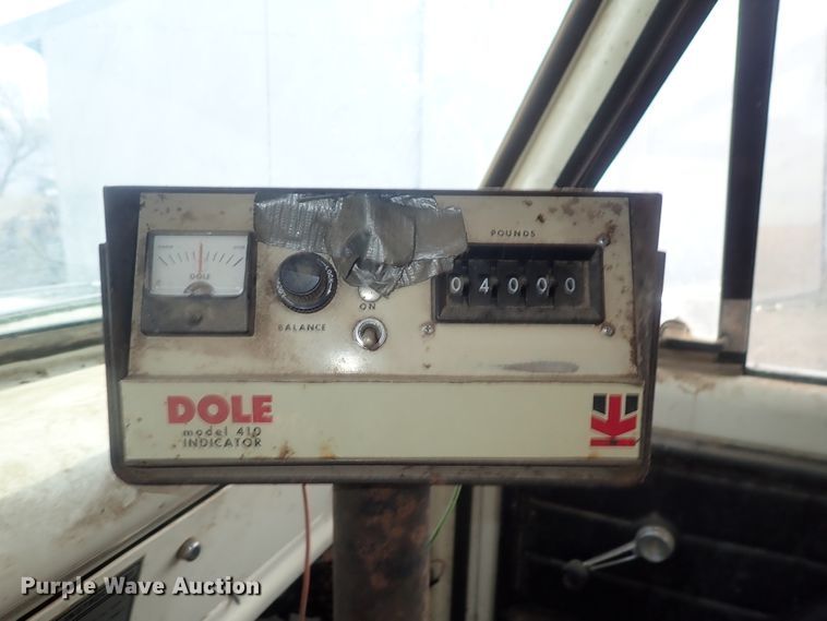 image for item DG3004 1974 Ford F600 feed mixer truck