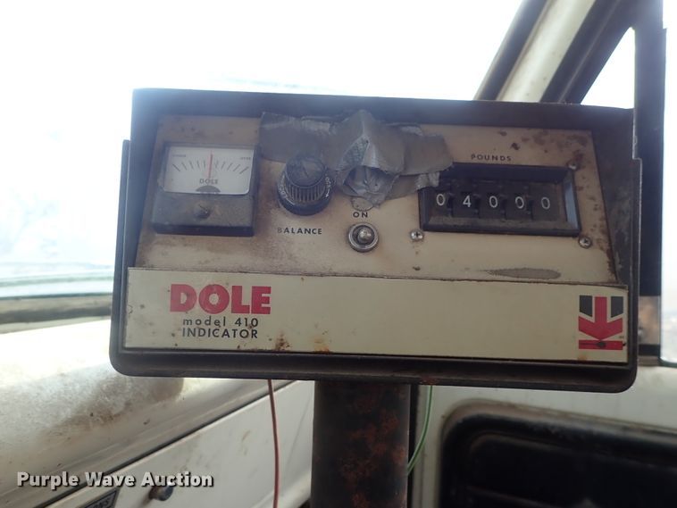 image for item DG3004 1974 Ford F600 feed mixer truck