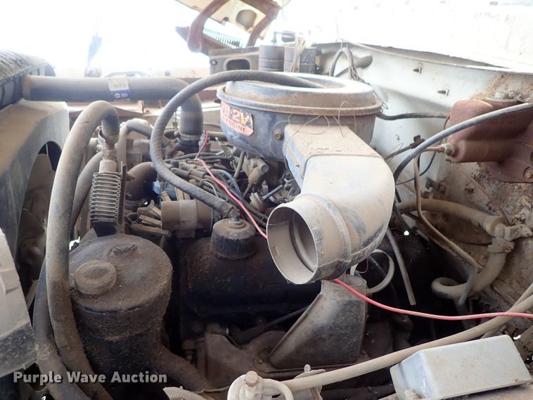 image for item DG3004 1974 Ford F600 feed mixer truck