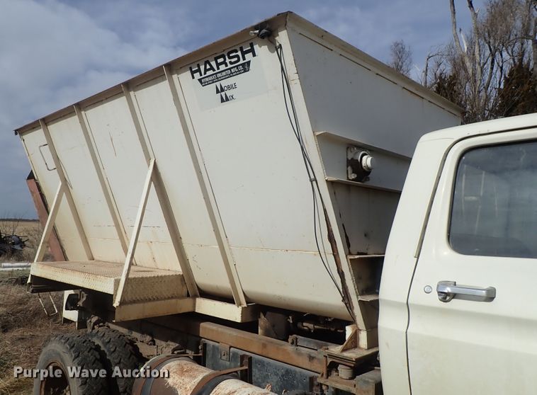 image for item DG3004 1974 Ford F600 feed mixer truck