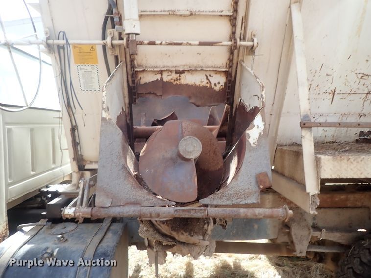 image for item DG3004 1974 Ford F600 feed mixer truck