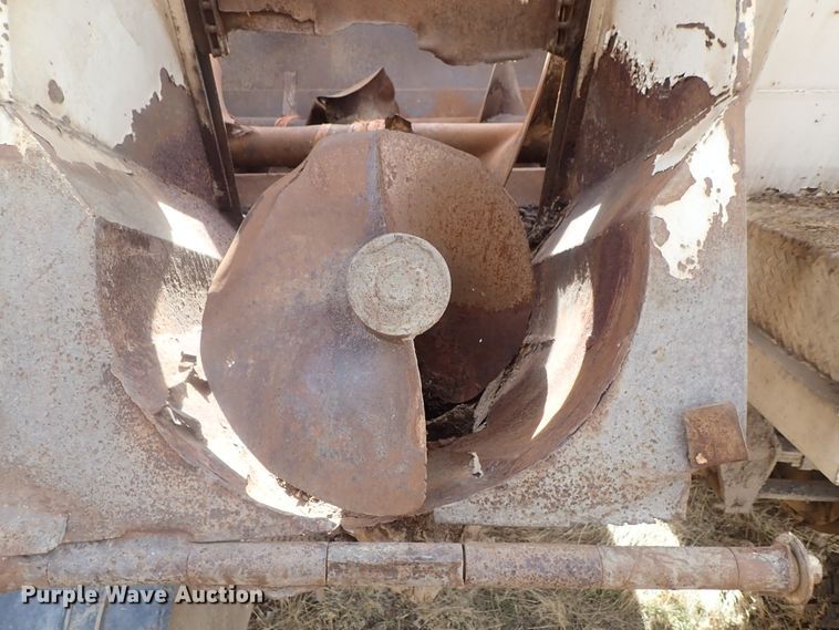 image for item DG3004 1974 Ford F600 feed mixer truck