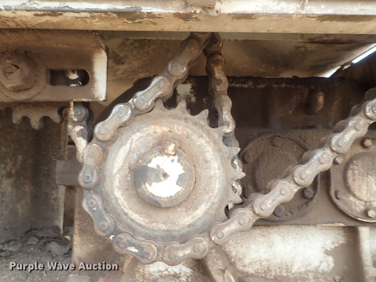 image for item DG3004 1974 Ford F600 feed mixer truck