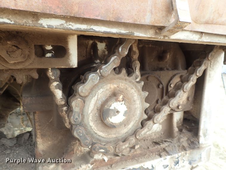 image for item DG3004 1974 Ford F600 feed mixer truck