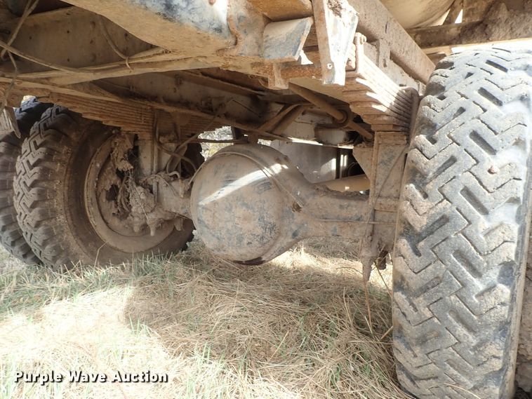 image for item DG3004 1974 Ford F600 feed mixer truck