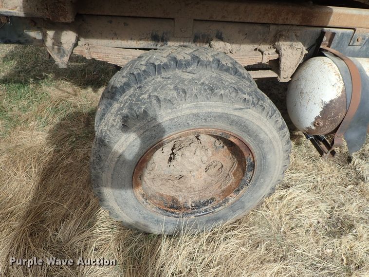 image for item DG3004 1974 Ford F600 feed mixer truck