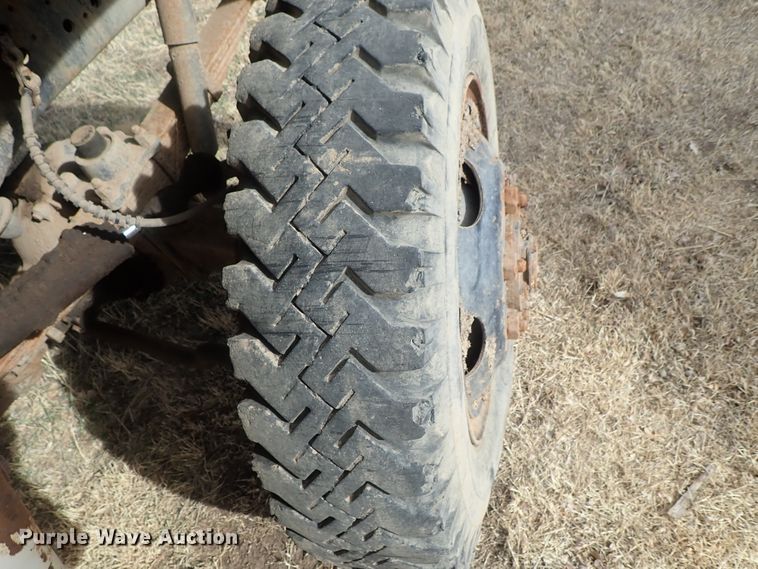 image for item DG3004 1974 Ford F600 feed mixer truck