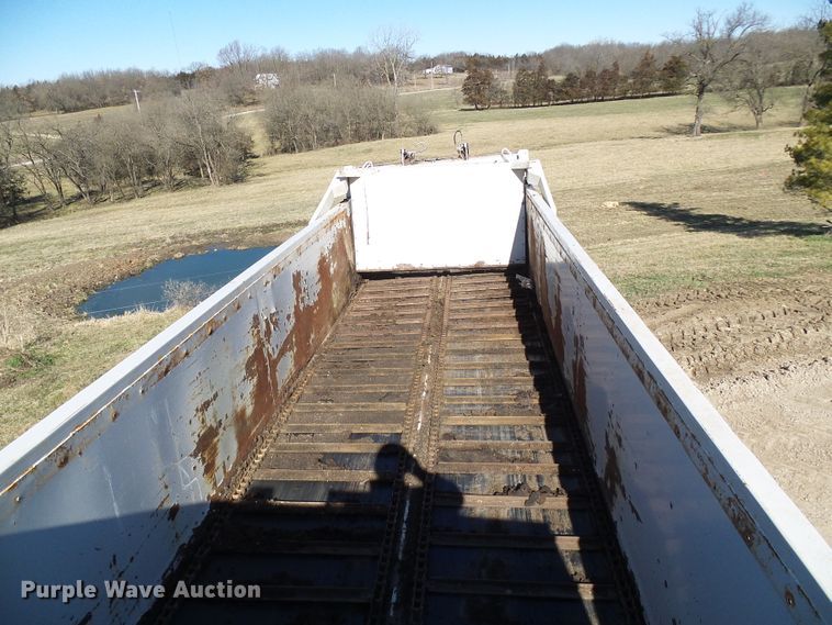 image for item DG5575 Kuhn Knight Prospread PSC181 manure spreader