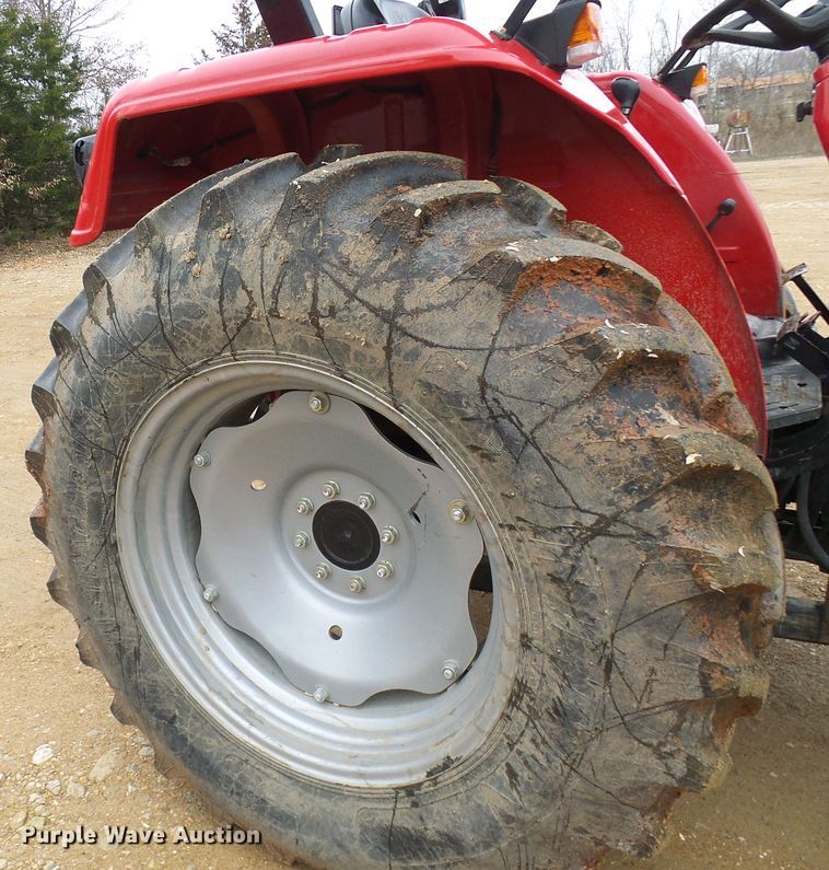 image for item DG5577 Mahindra 5570 HFWD tractor