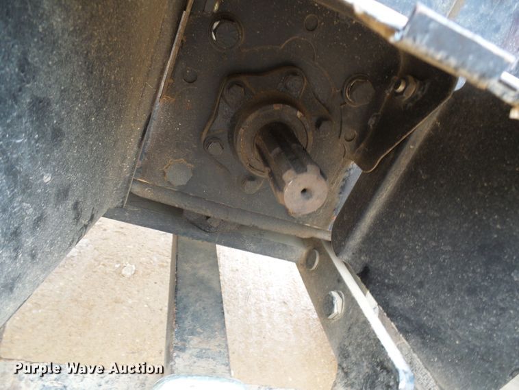 image for item DG5577 Mahindra 5570 HFWD tractor