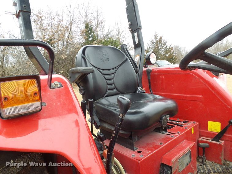 image for item DG5577 Mahindra 5570 HFWD tractor