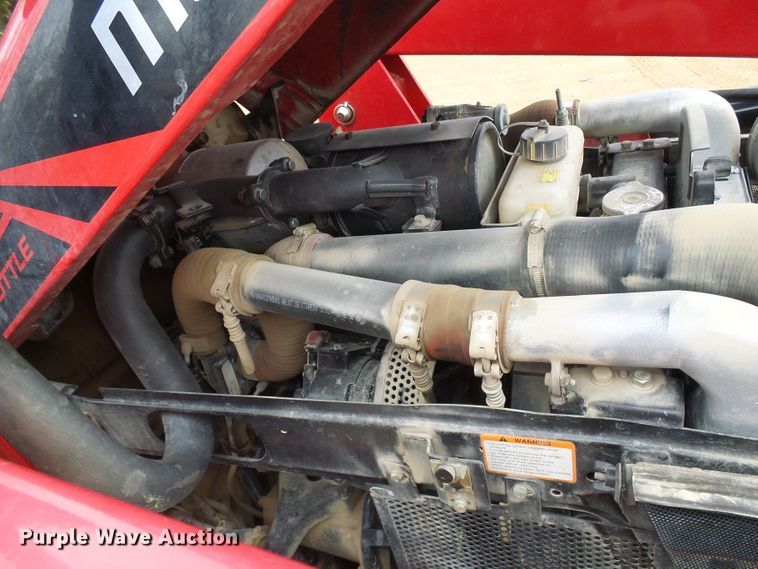 image for item DG5577 Mahindra 5570 HFWD tractor